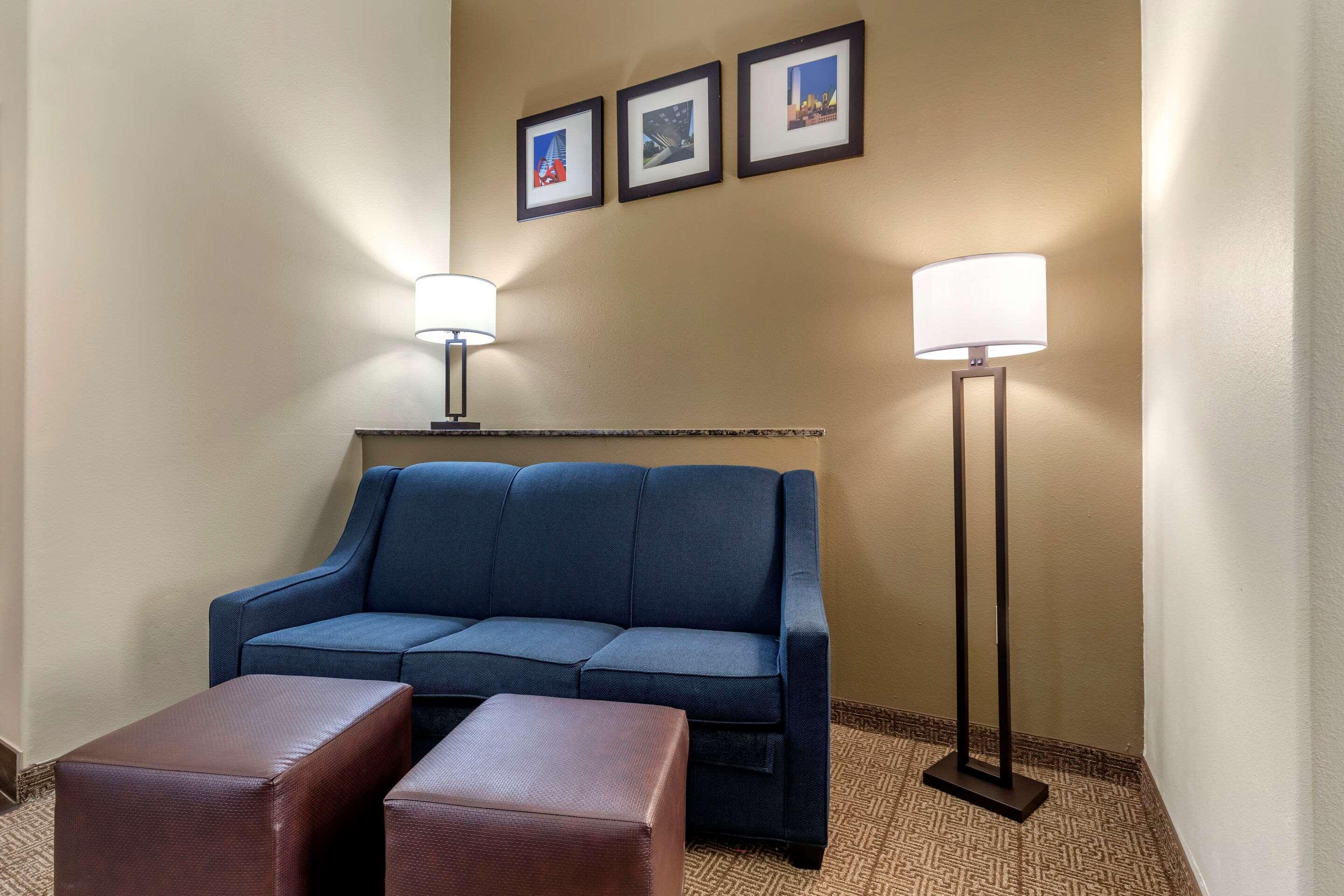 Comfort Suites West Dallas-Cockrell Hill Exteriör bild