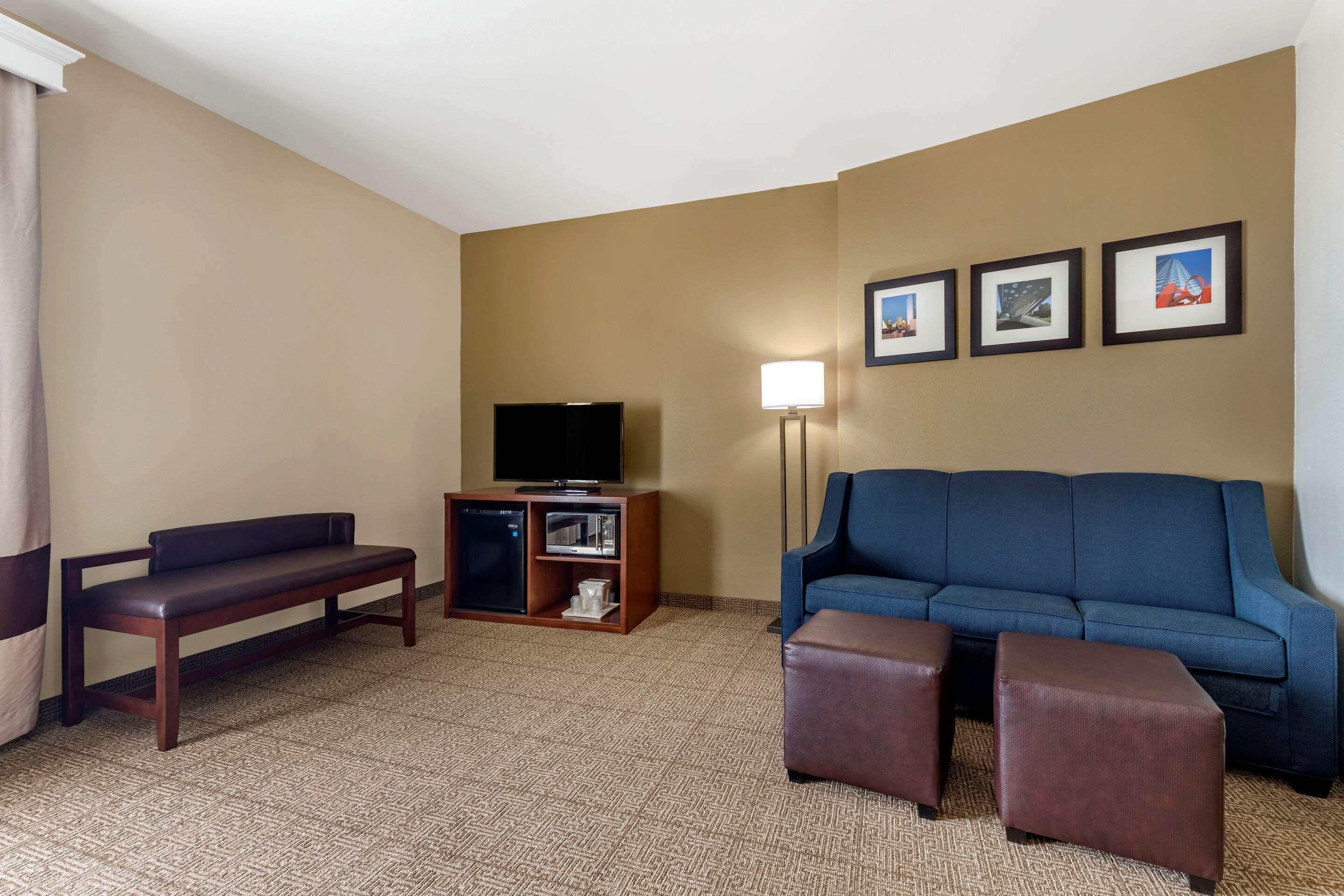 Comfort Suites West Dallas-Cockrell Hill Exteriör bild