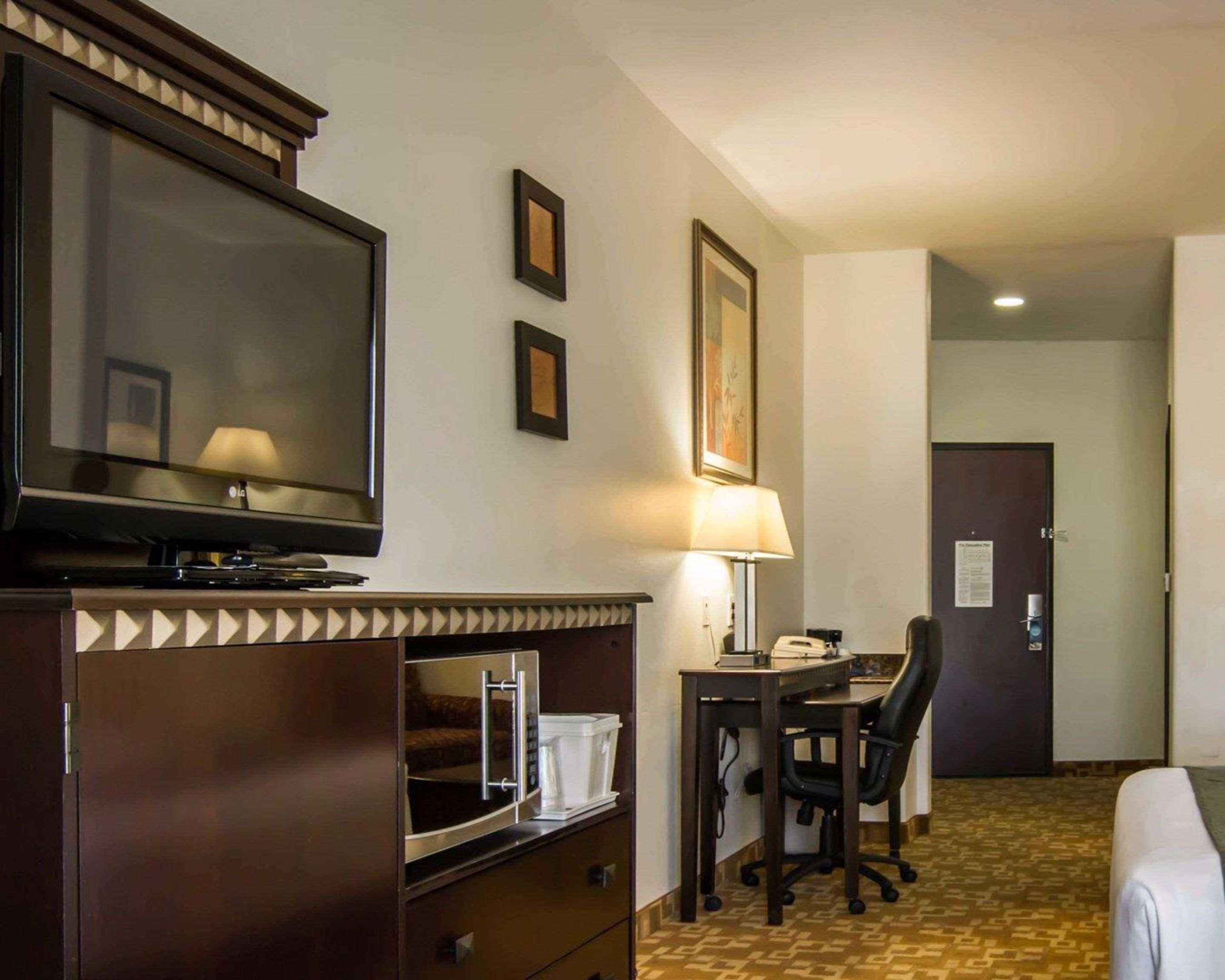 Comfort Suites West Dallas-Cockrell Hill Exteriör bild
