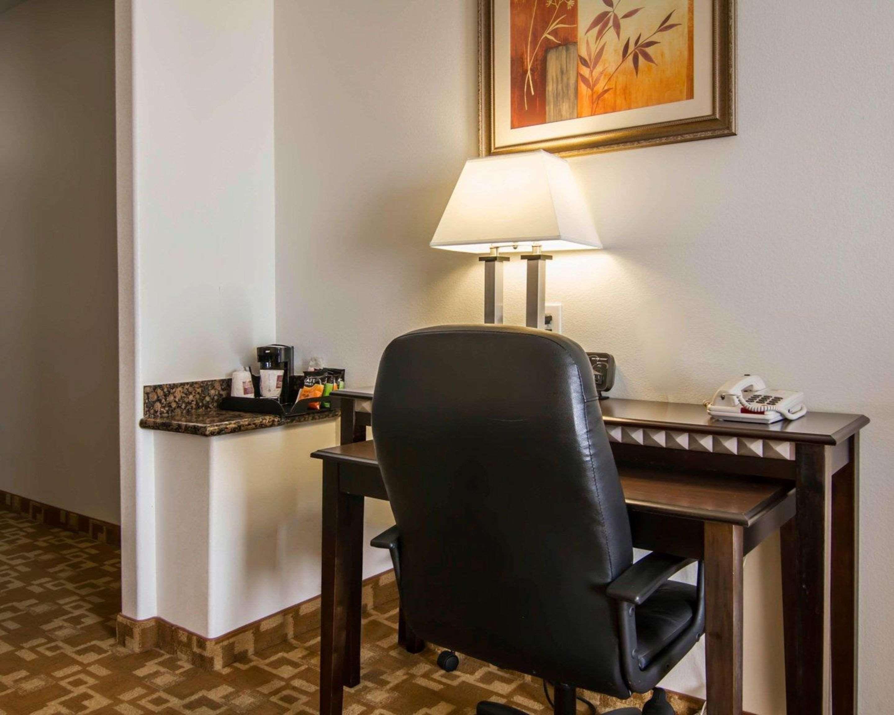 Comfort Suites West Dallas-Cockrell Hill Exteriör bild