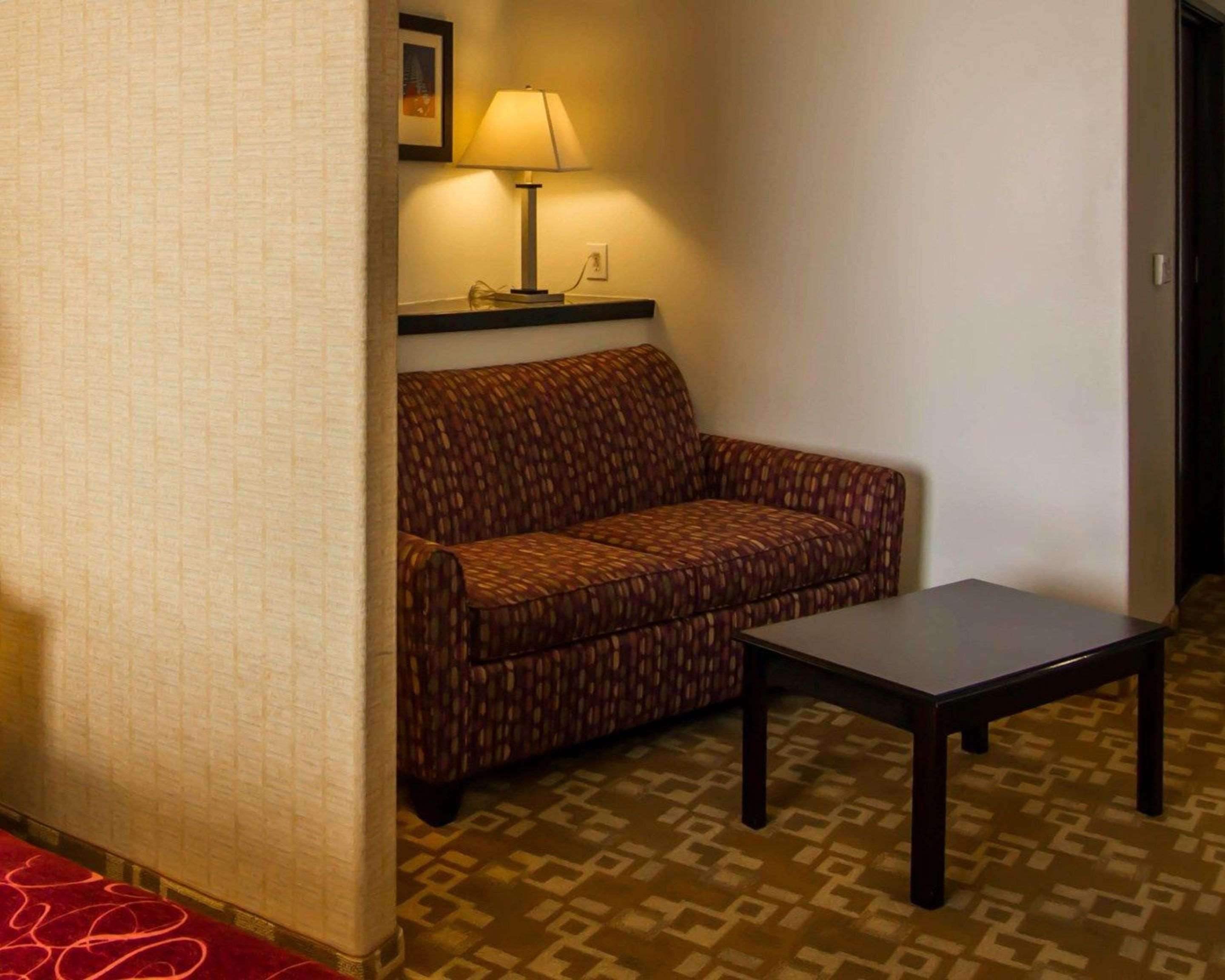Comfort Suites West Dallas-Cockrell Hill Exteriör bild