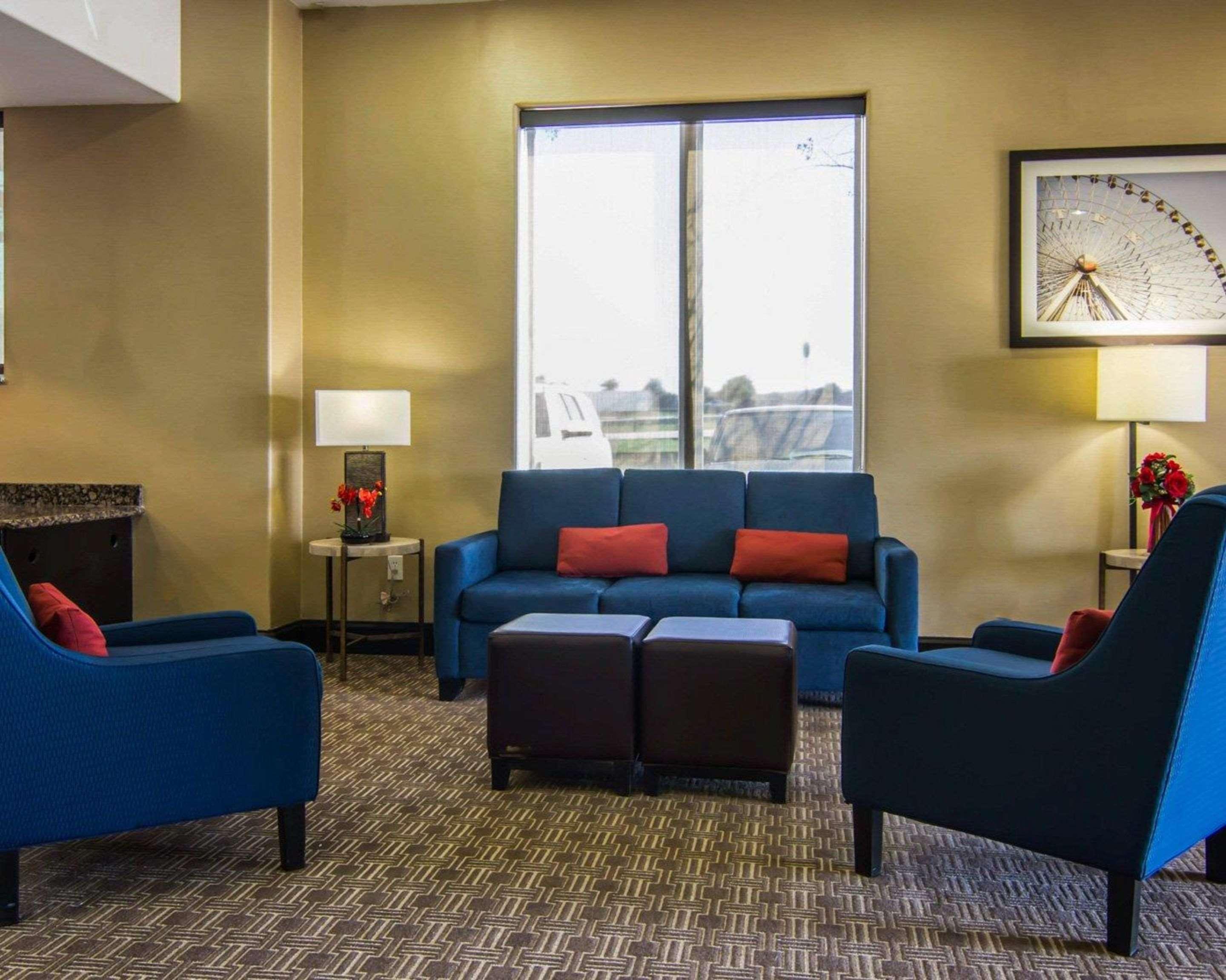Comfort Suites West Dallas-Cockrell Hill Exteriör bild