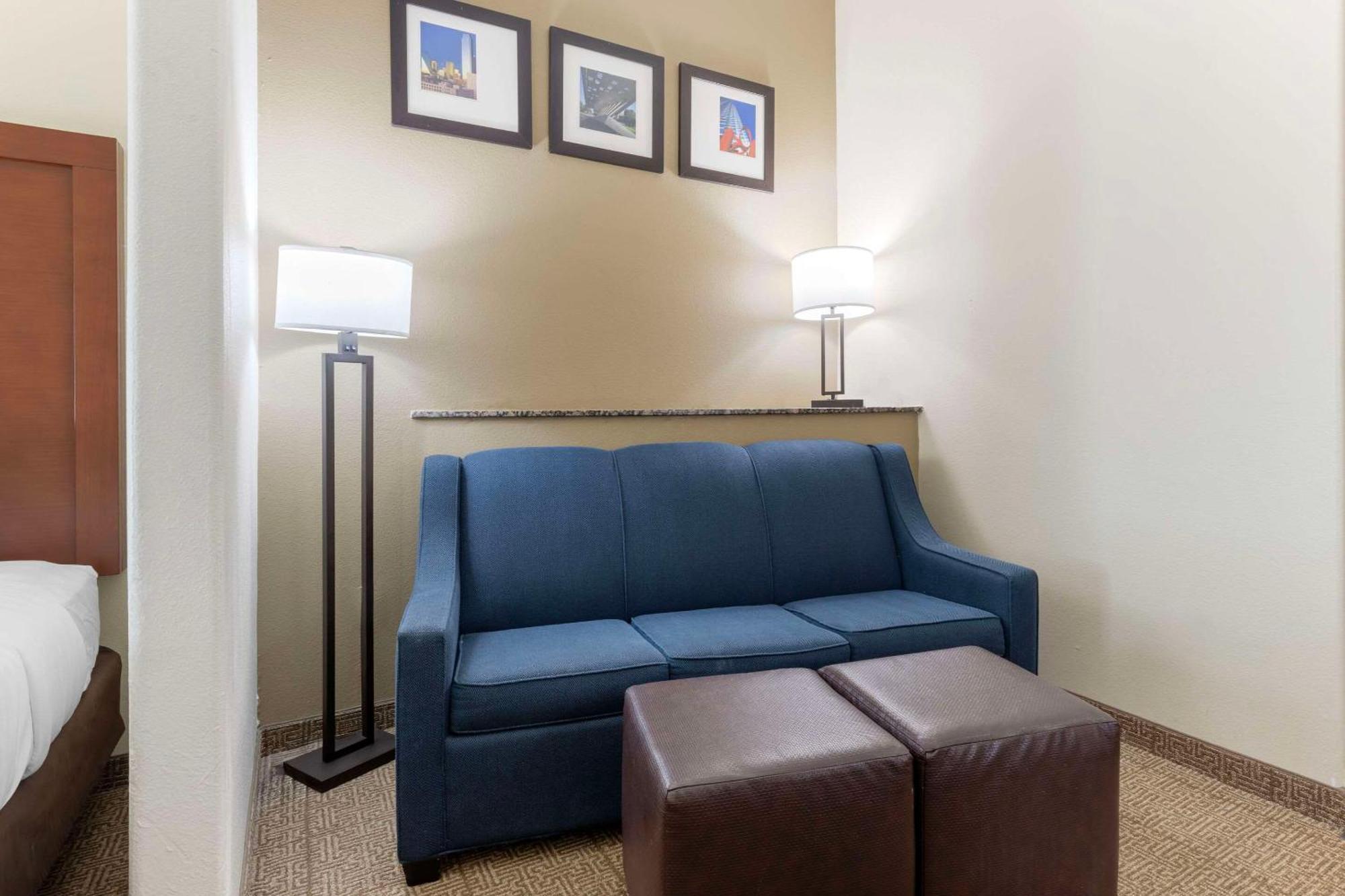Comfort Suites West Dallas-Cockrell Hill Exteriör bild