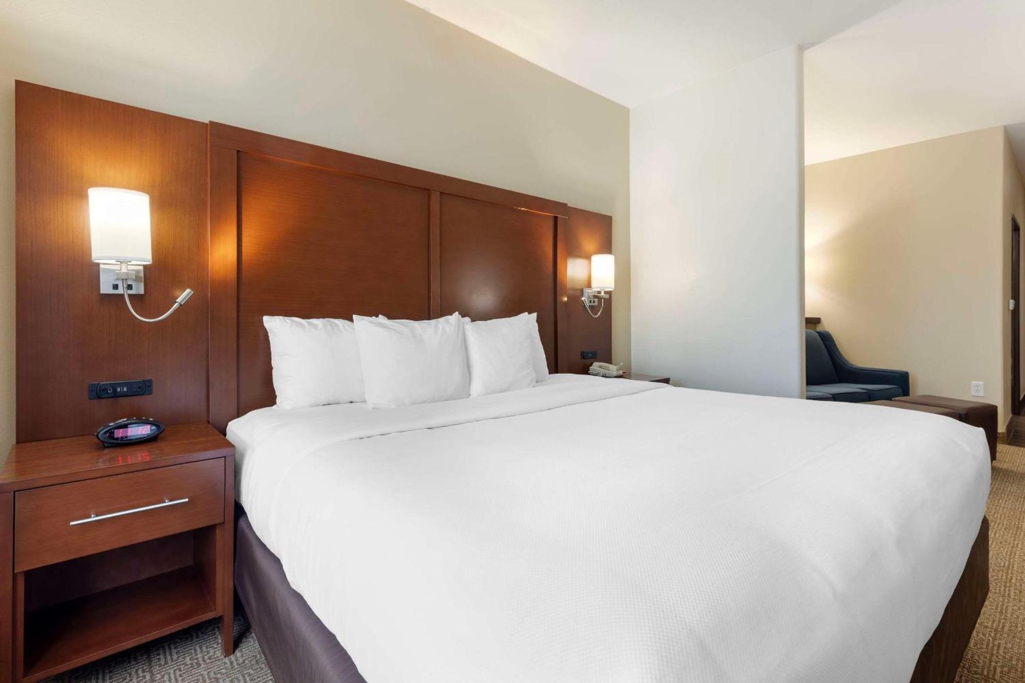Comfort Suites West Dallas-Cockrell Hill Exteriör bild